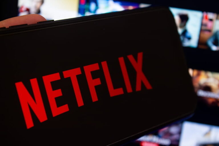 Netflix shifts to all-cash bid for Warner Bros Discovery to fend off Paramount